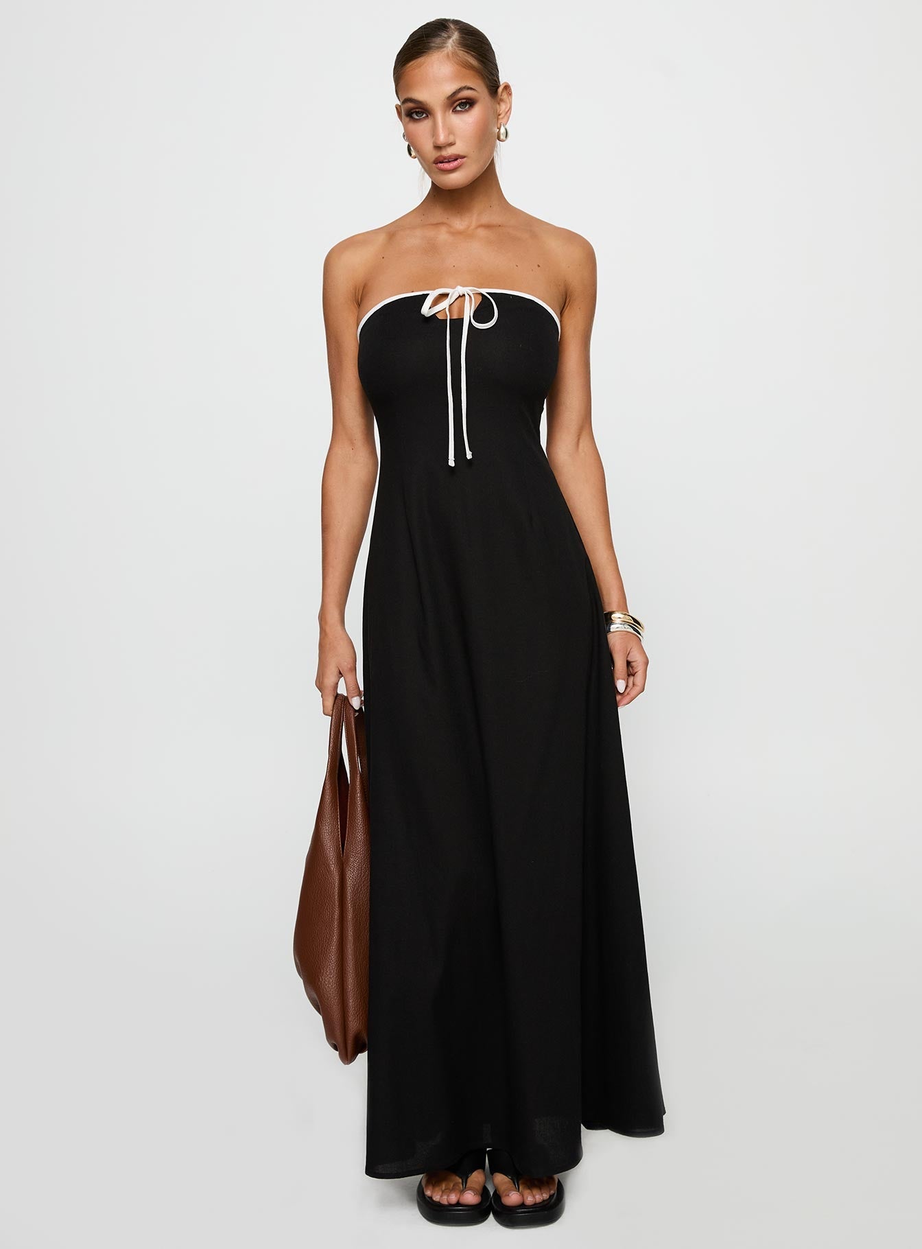 Straplez Siyah Maxi Elbise