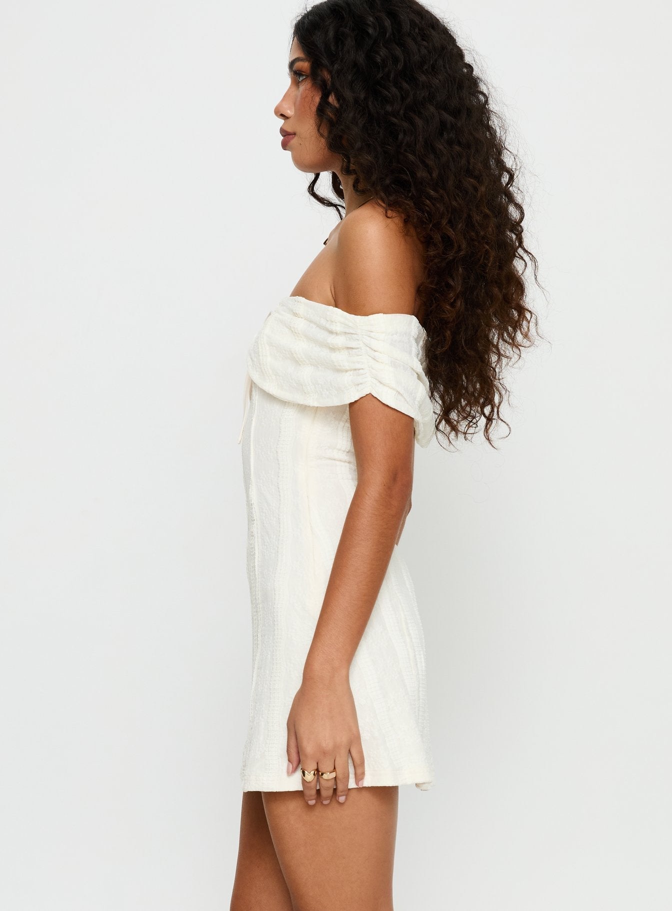 Krem Renk Off-Shoulder Mini Elbise