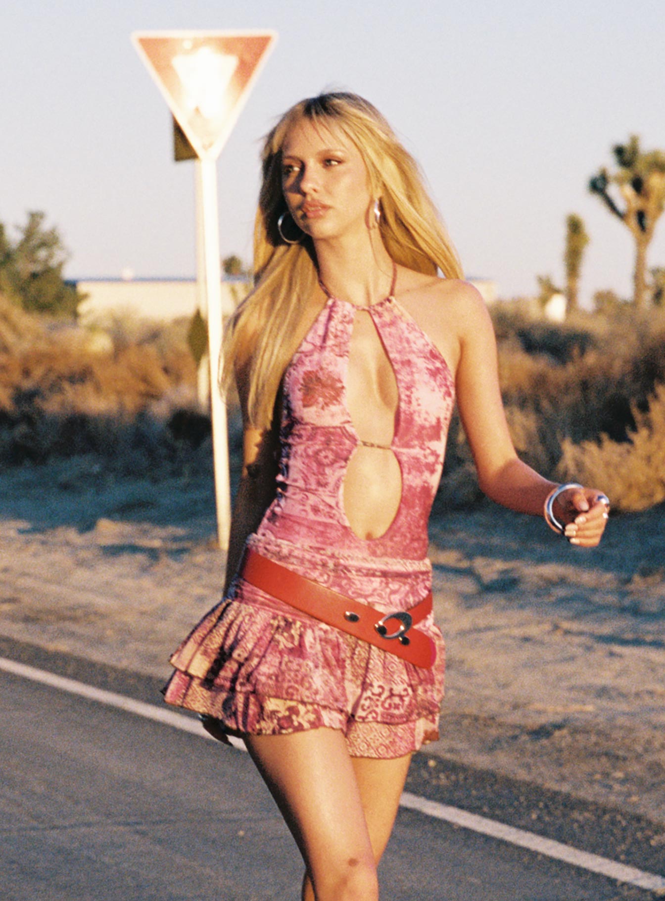 Narcisse Pembe Halter Seti