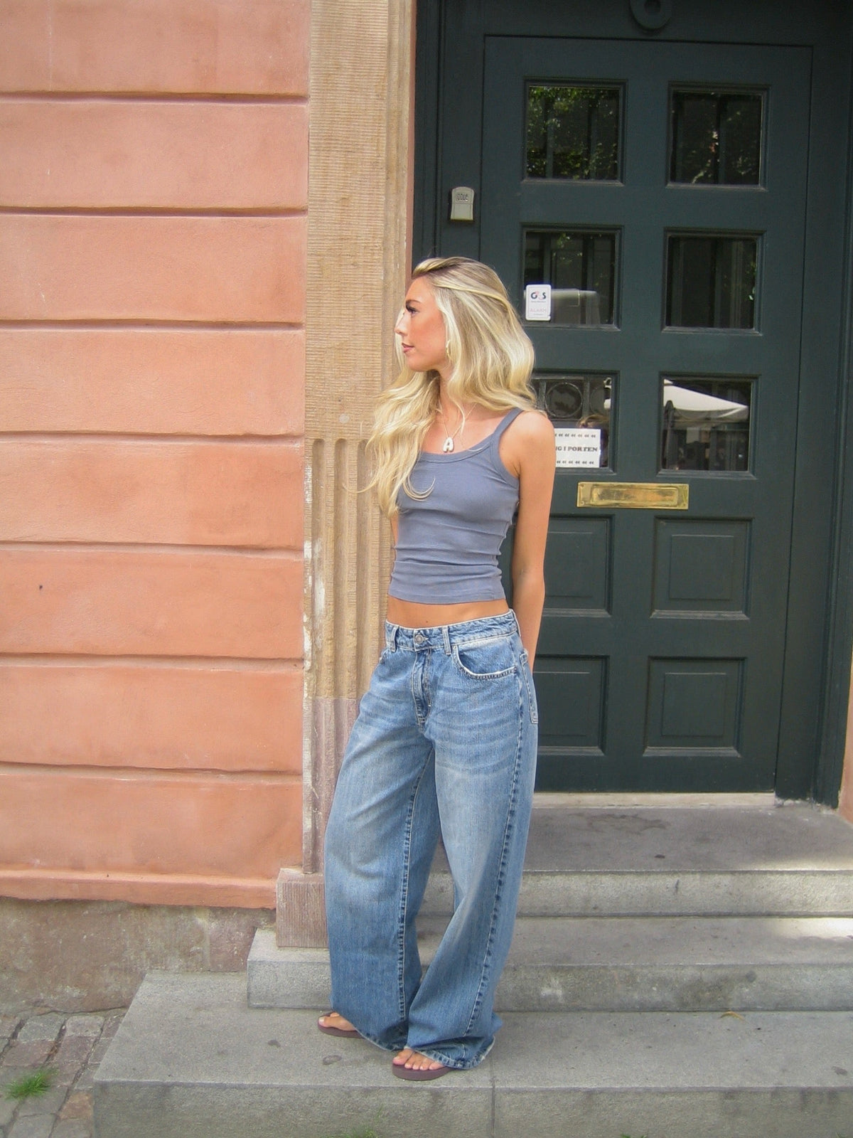 Şimşek Detaylı Alaia Düşük Bel Açık Denim Pantolon