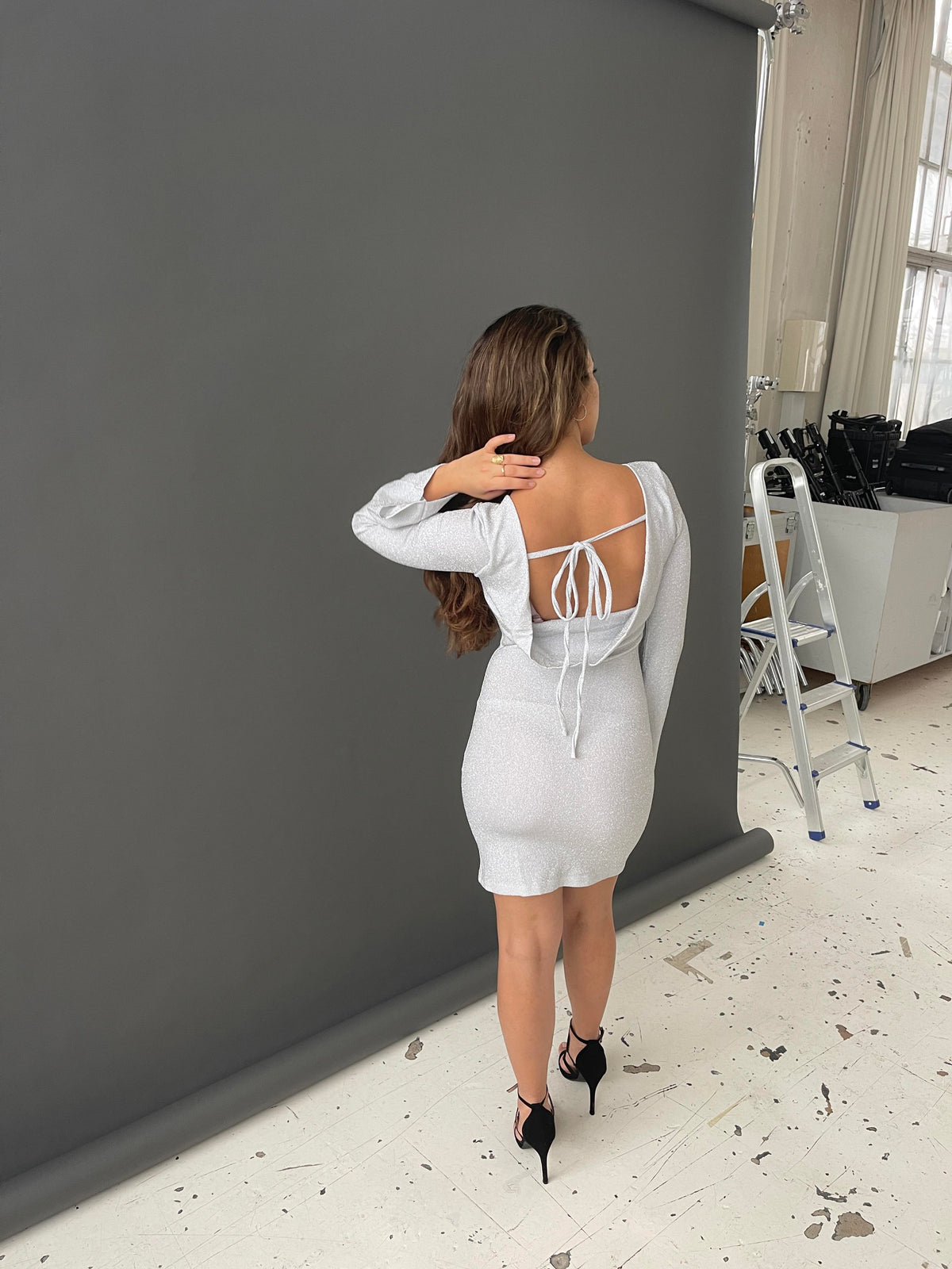 Solange Parlak Gümüş Elbise