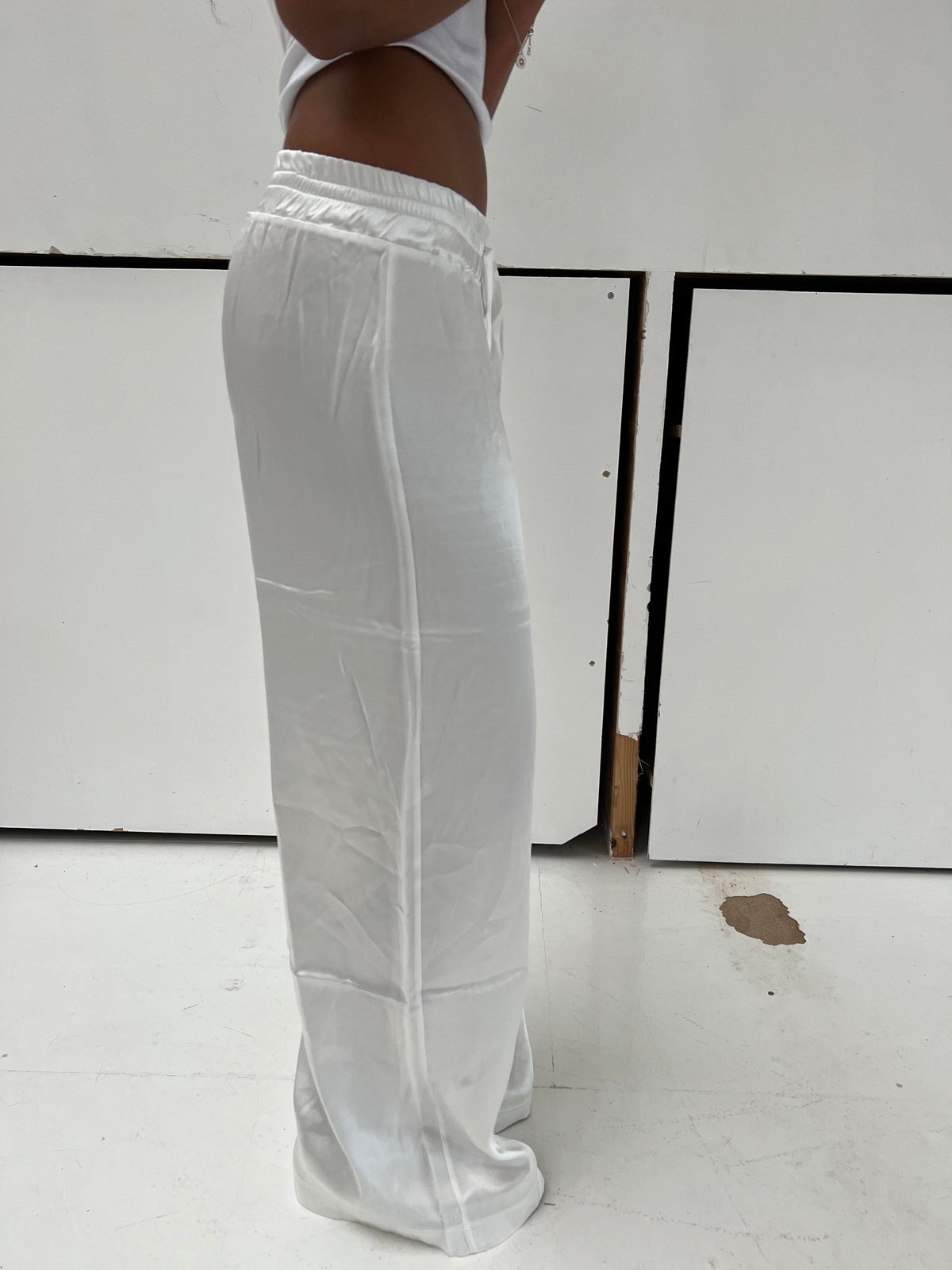 Bonnie Beyaz Saten Pantolon