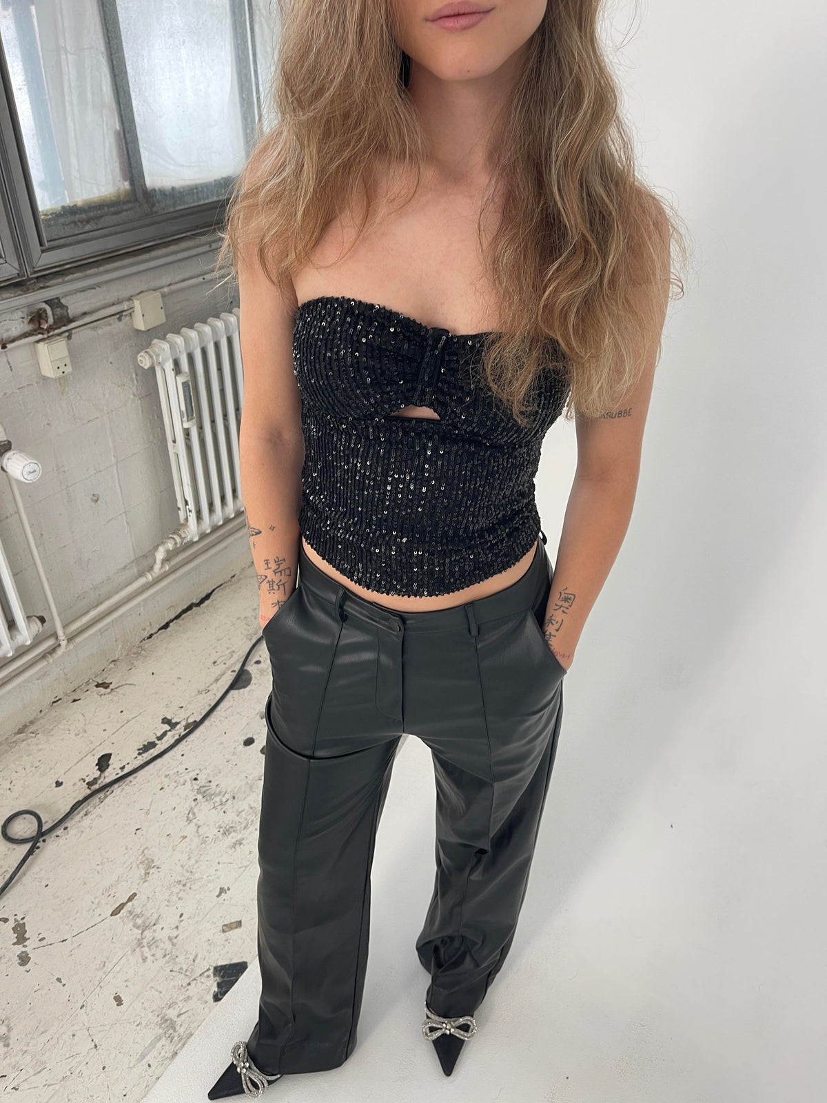 Margot Işıltılı Siyah Bluz