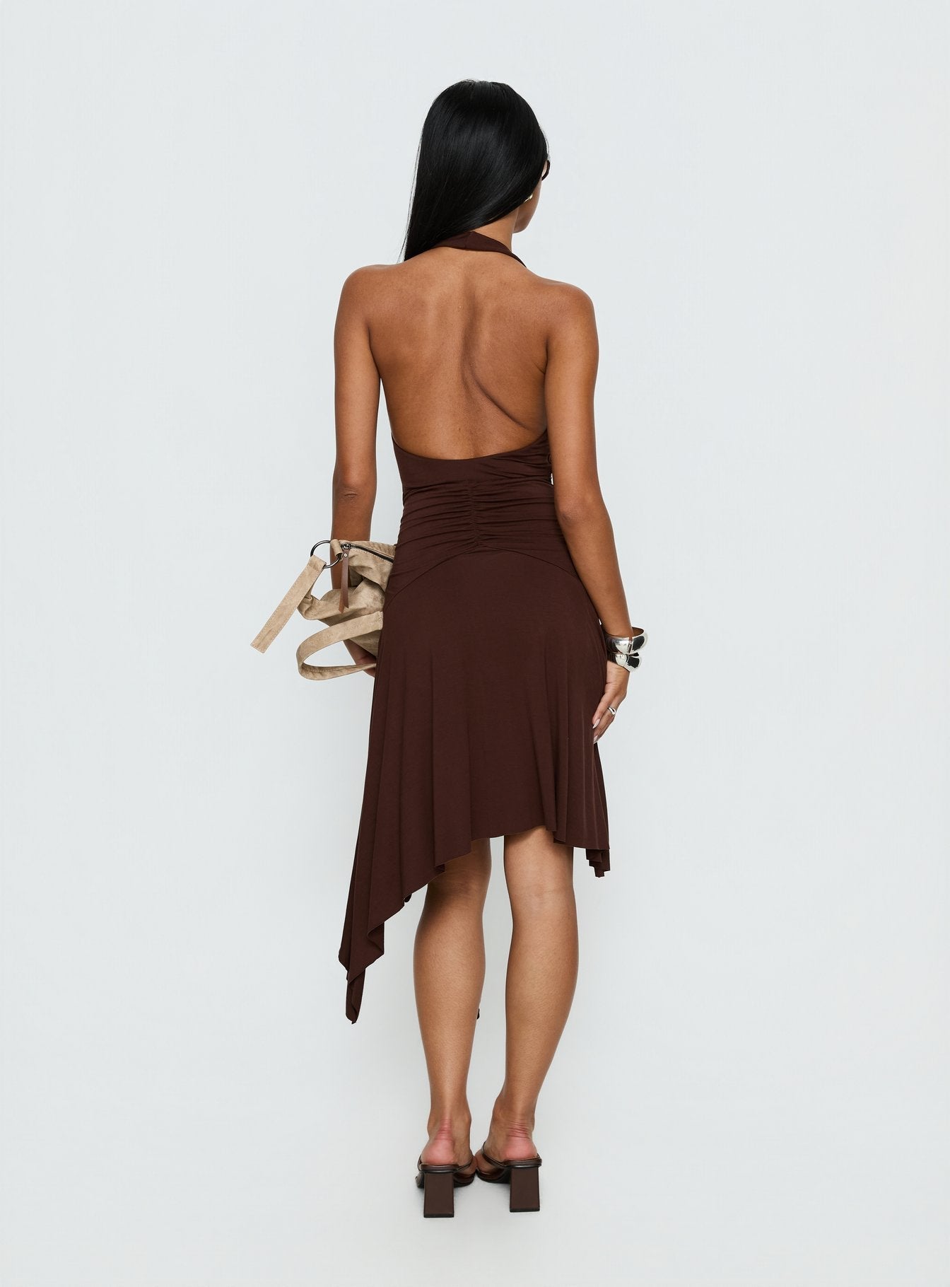 Çikolata Renk Asimetrik Halter Midi Elbise - Ay Işığı