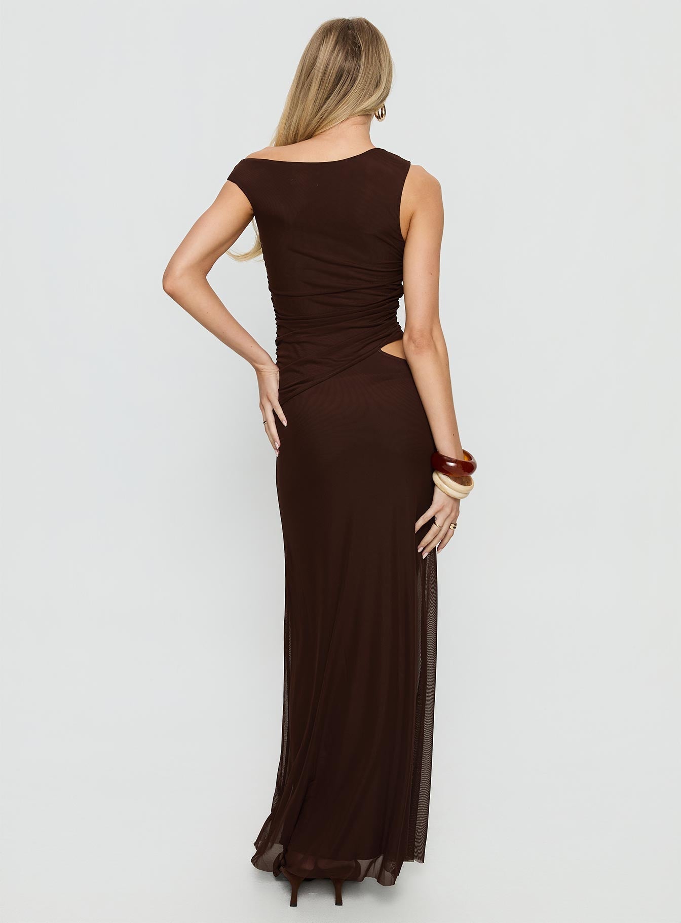 Krystyna Çikolata Renk Off-Shoulder Maxi Elbise