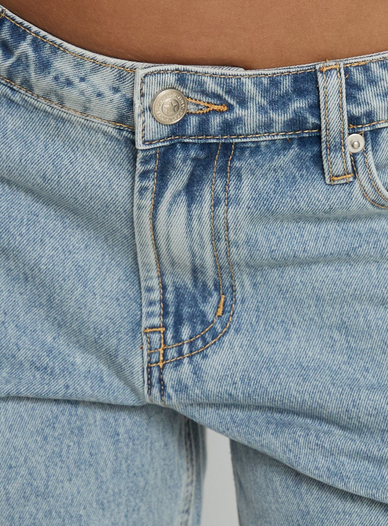 Açık Mavi Uzun Denim Şort