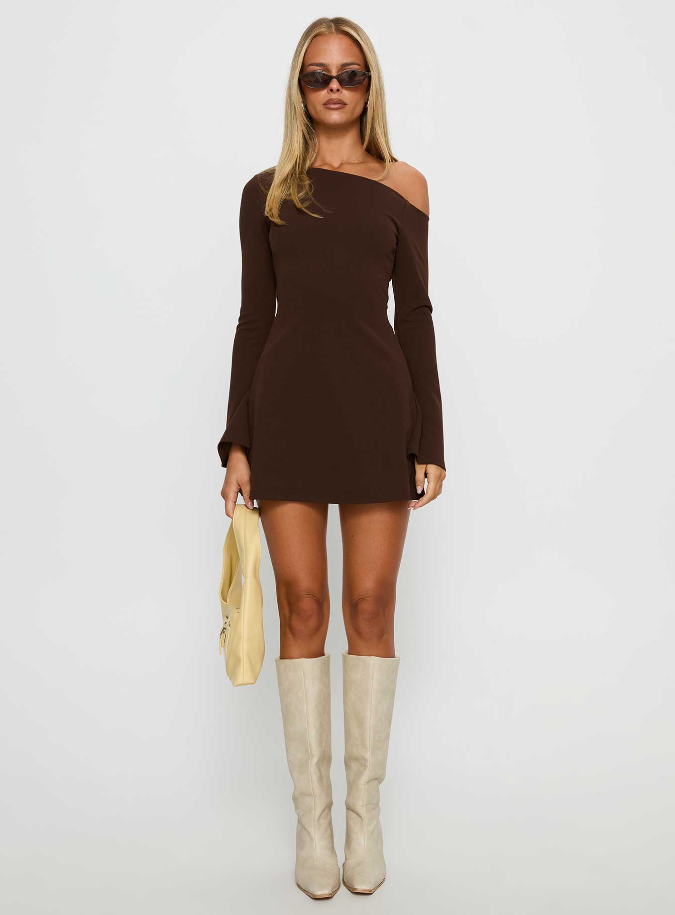 Adrietta Kahverengi Off-Shoulder Uzun Kollu Mini Elbise