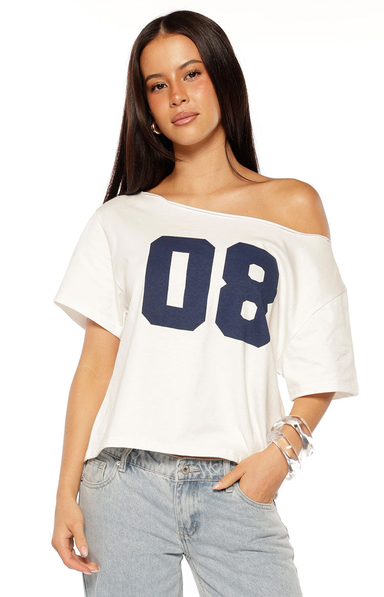 Amelie Beyaz Oversize Off-Shoulder Tişört - Şık ve Rahat