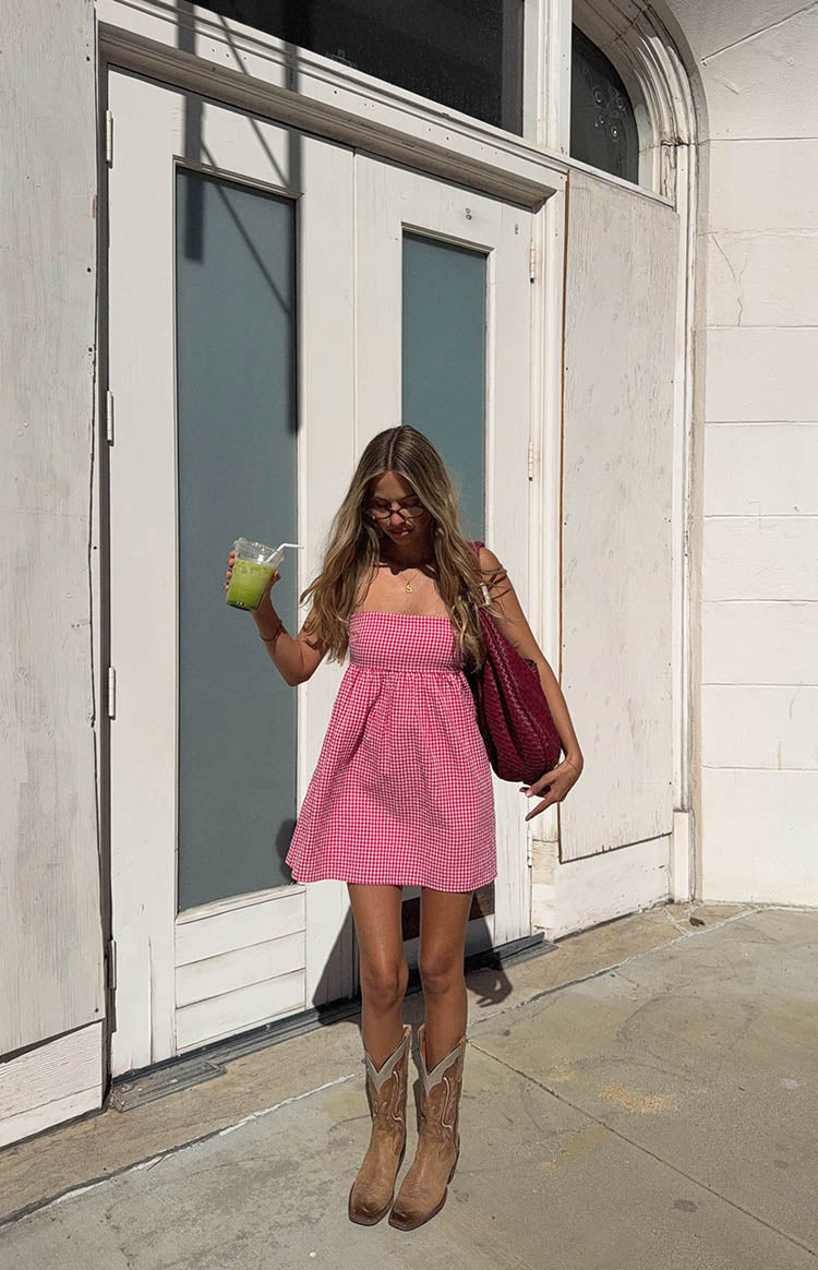Kadın Kırmızı Gingham Askısız Mini Elbise - Şık Yaz Modası