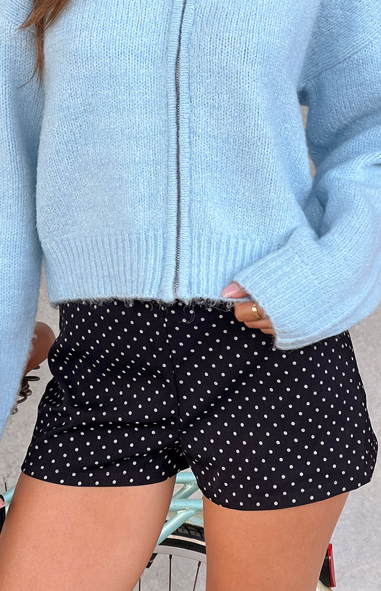 Brynn Siyah Dots Desenli Şort - Şık ve Rahat Yaz Modası