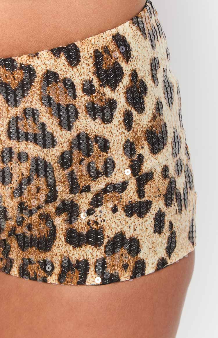 Calithea Leopar Desenli Mikro Şort