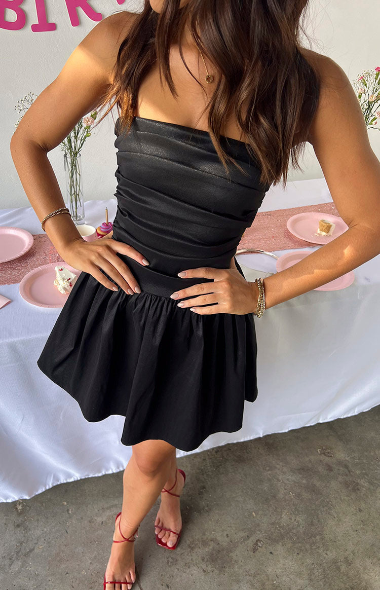 Siyah Straplez Mini Elbise