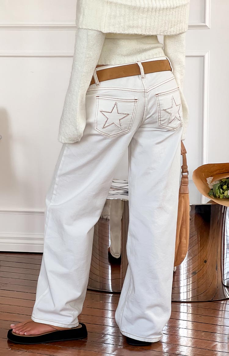 Clara Star Beyaz Düşük Bel Denim Pantolon - Şık ve Rahat