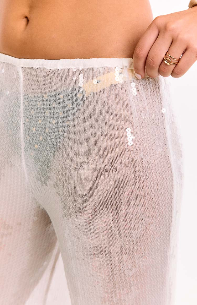 Kadın Beyaz Pullu Geniş Paça Pantolon - Şık ve Rahat
