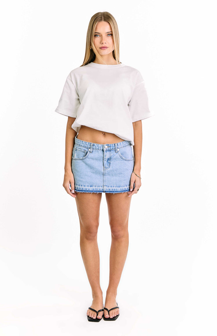 Emmy Yırtık Denim Mini Etek - Şık ve Rahat Tasarım