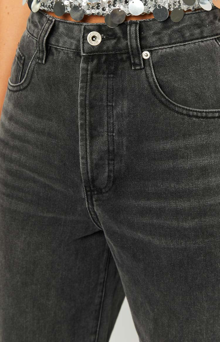 Essie Siyah Düz Paça Jean