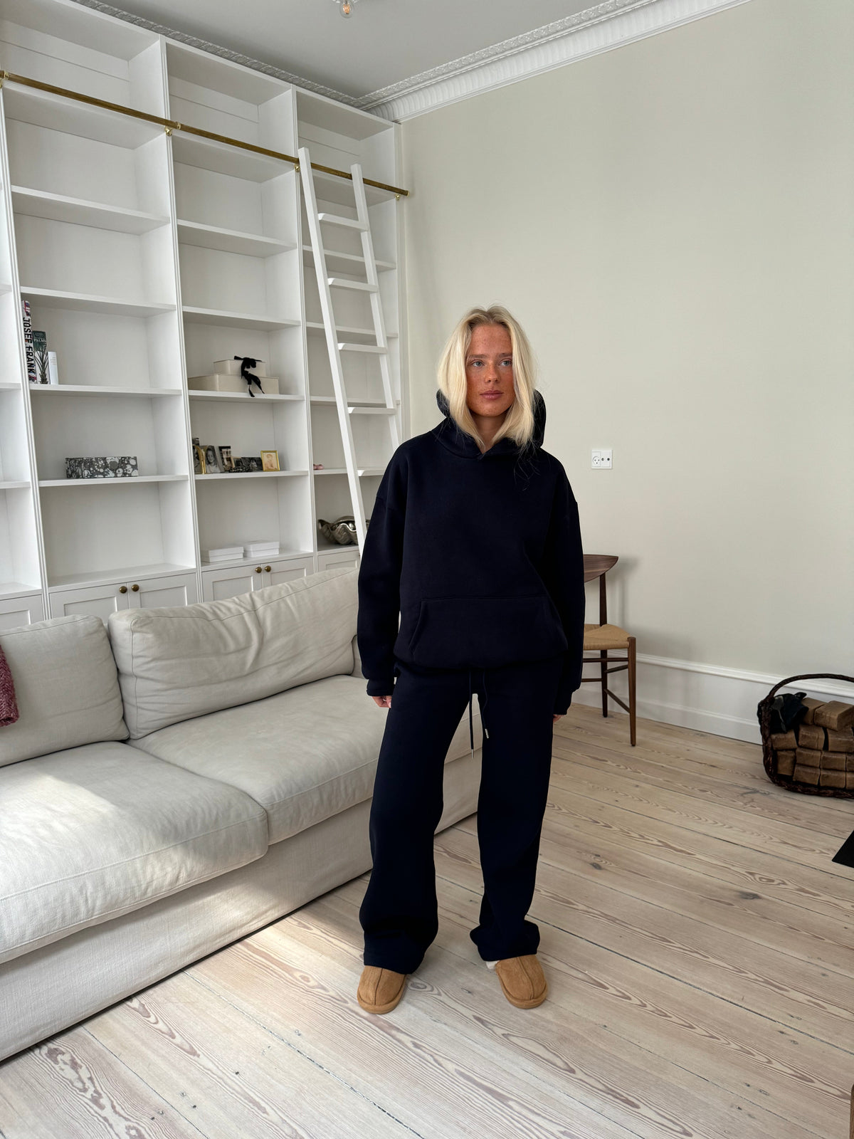 Anelise Lacivert Kapüşonlu Sweatshirt