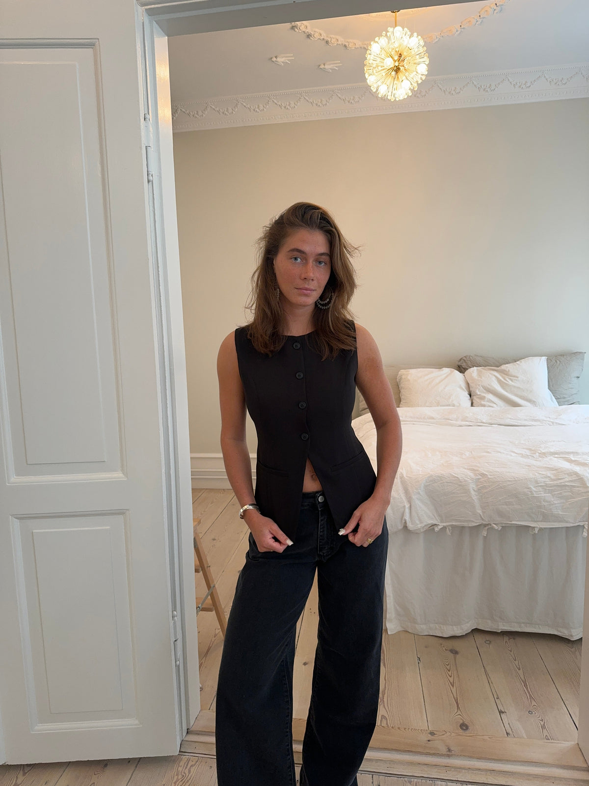 Siyah Düğmeli Annika Yelek