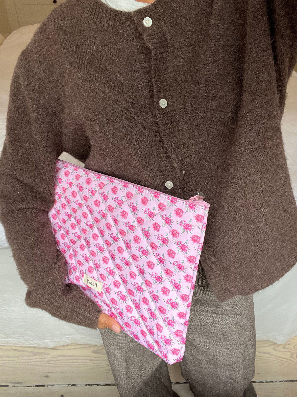 Pembe Gül Desenli Bilgisayar Kılıfı