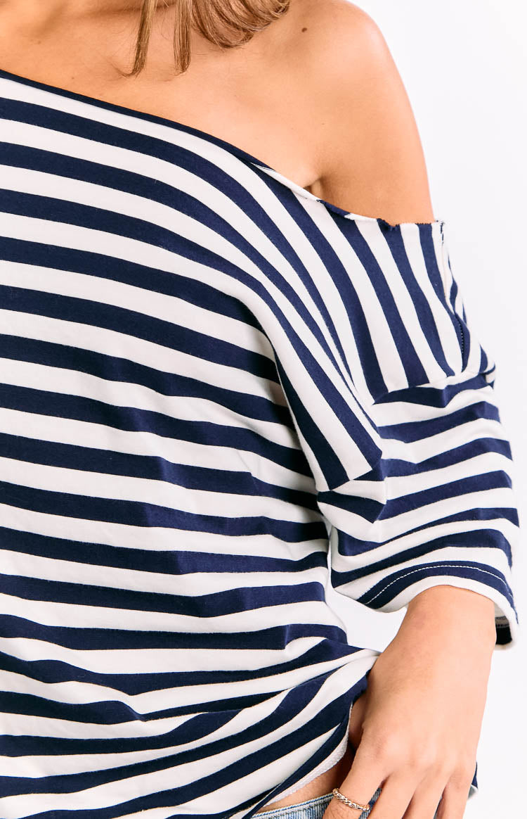 Kaiser Lacivert Çizgili Omuz Açık Oversize Bluz