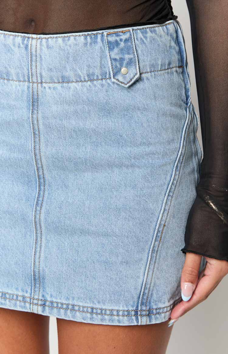 Premium Açık Mavi Denim Mini Etek - Şık ve Rahat Tasarım