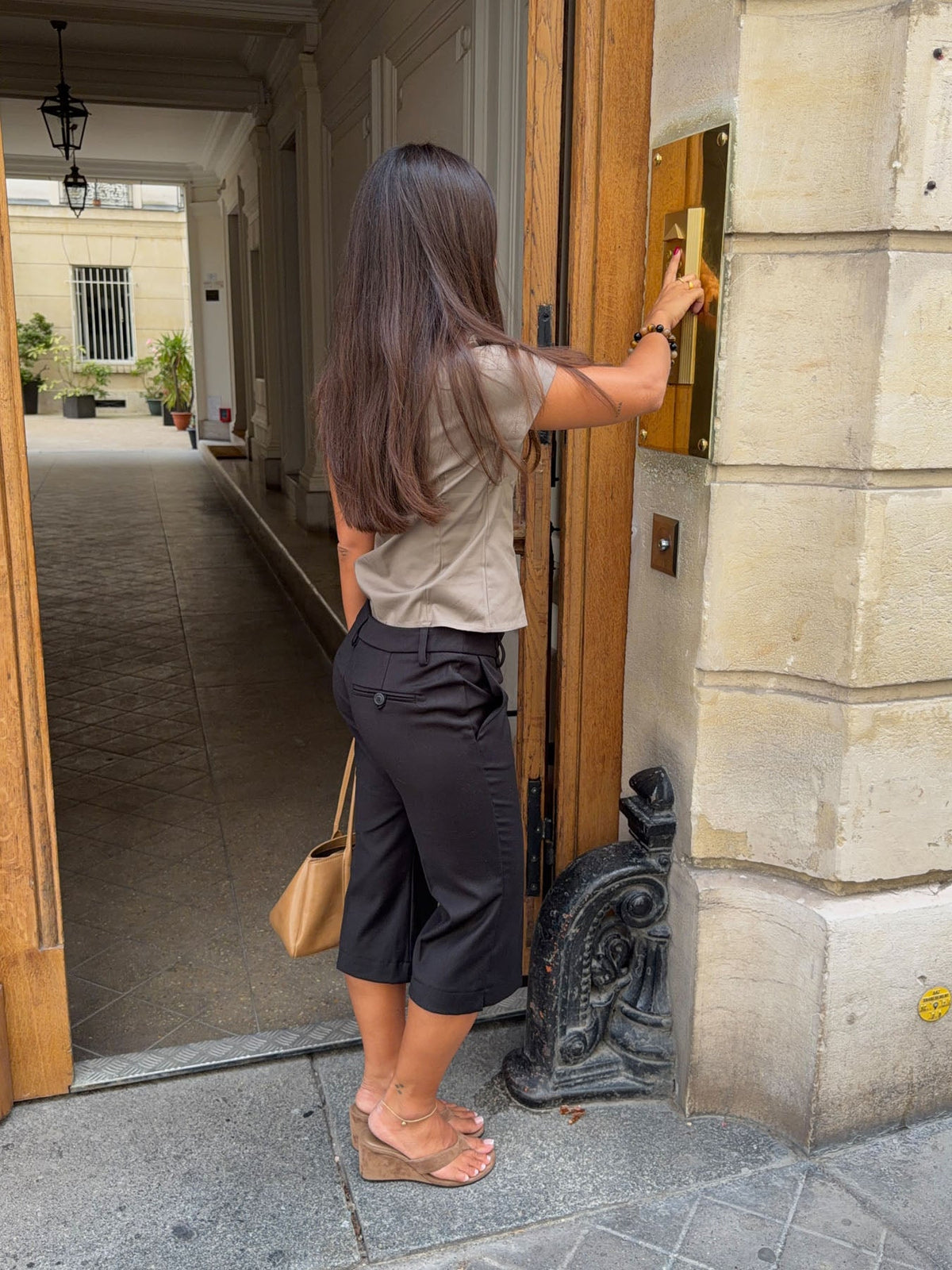Betty Siyah Capri Pantolon