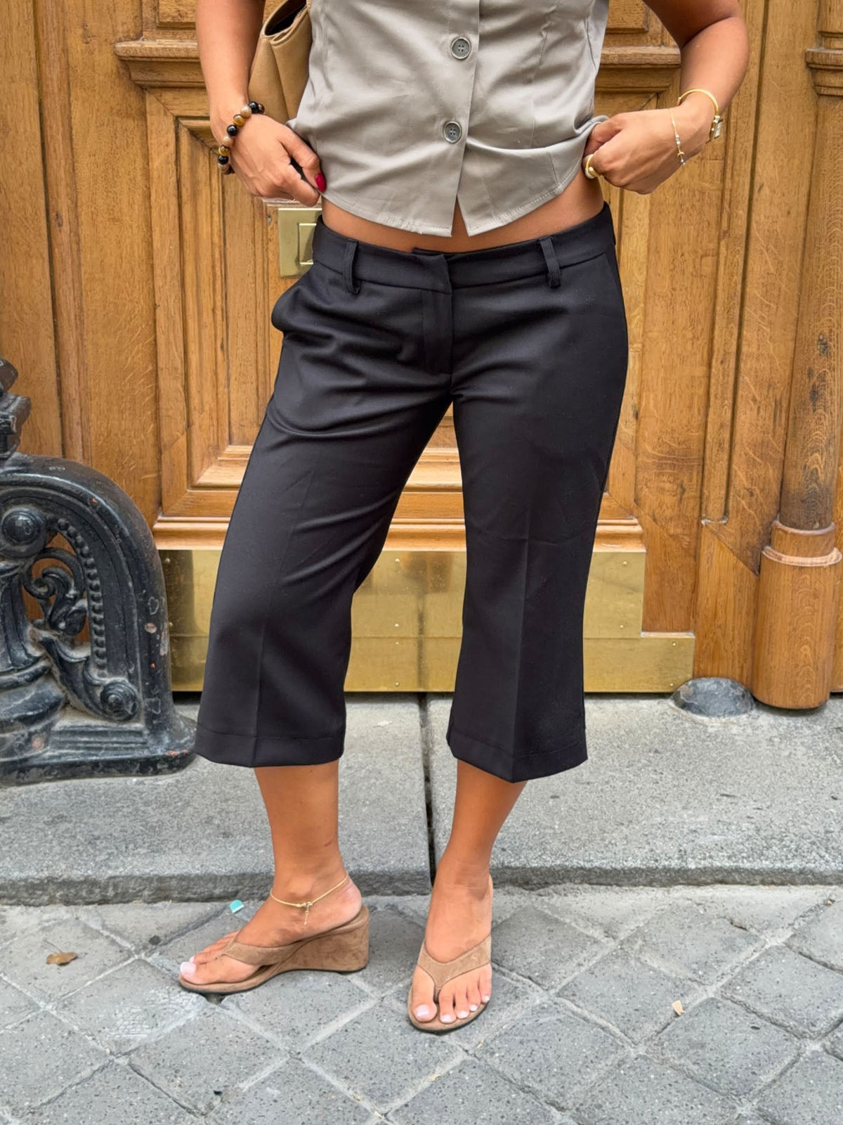 Betty Siyah Capri Pantolon