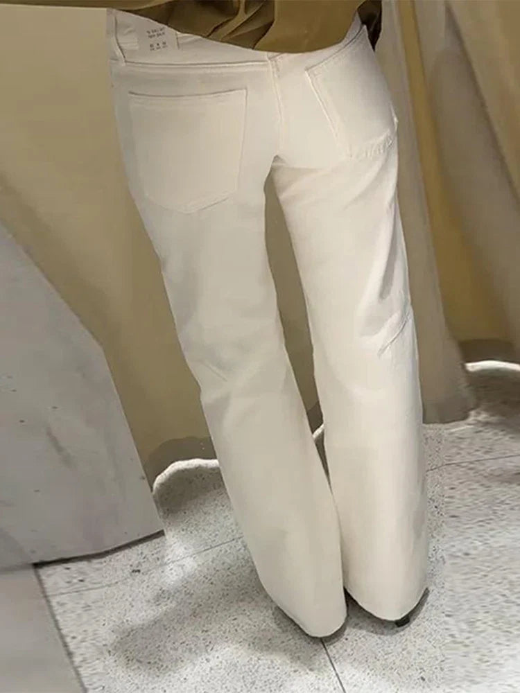 Novyra White Jean