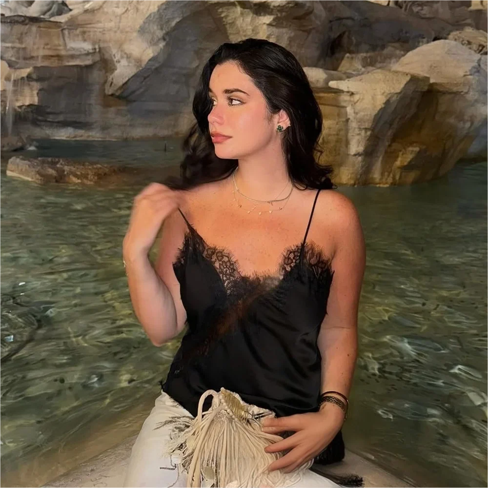 Solenne Üst