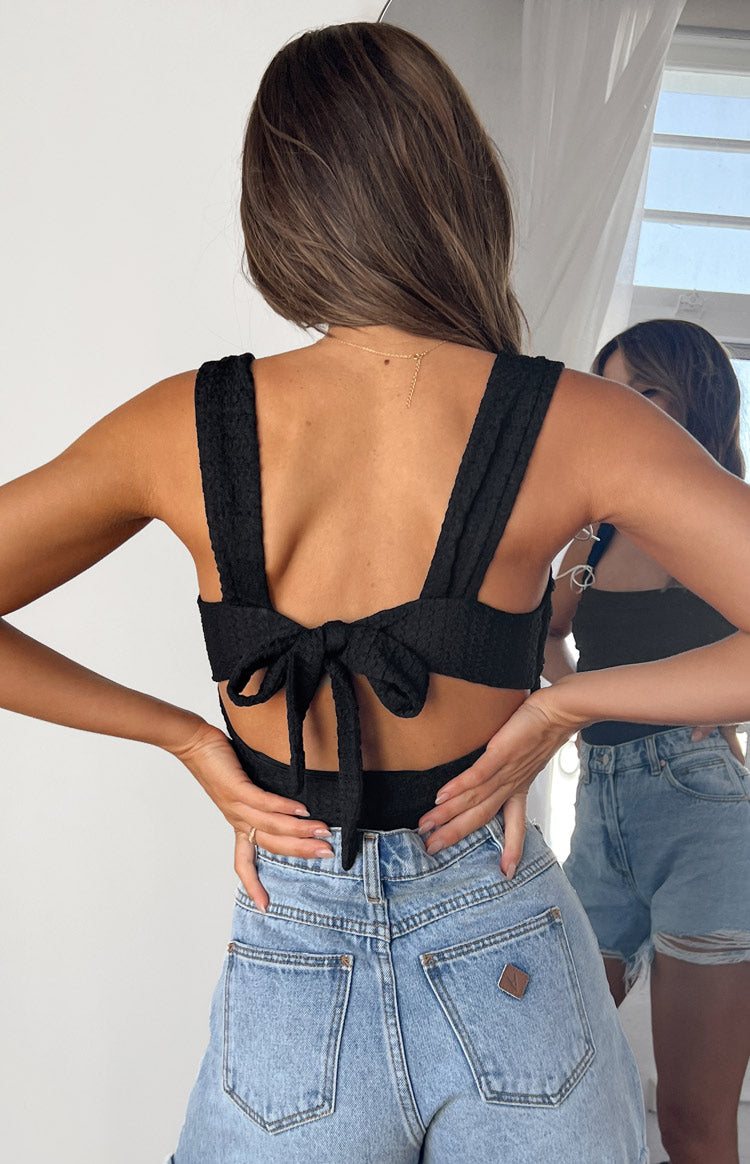 Siyah Fiyonk Detaylı Kadın Bluz