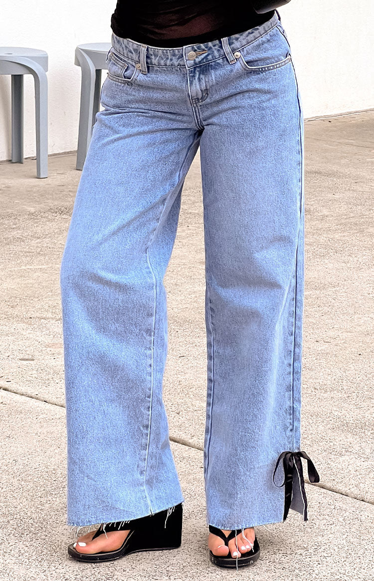 Willabelle Açık Yıkama Fiyonk Detaylı Düşük Bel Jean
