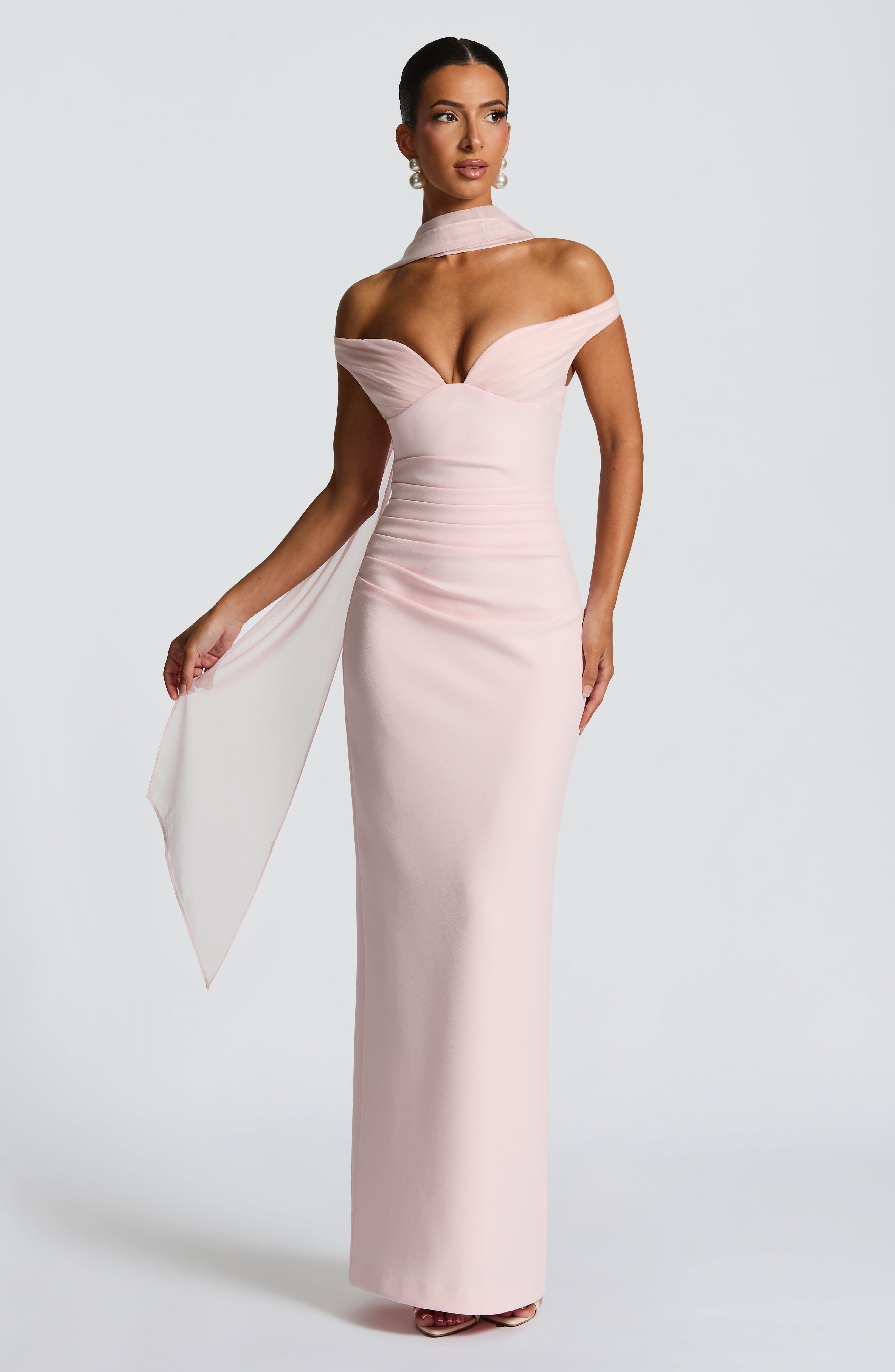 Abigail Pembe Maxi Elbise
