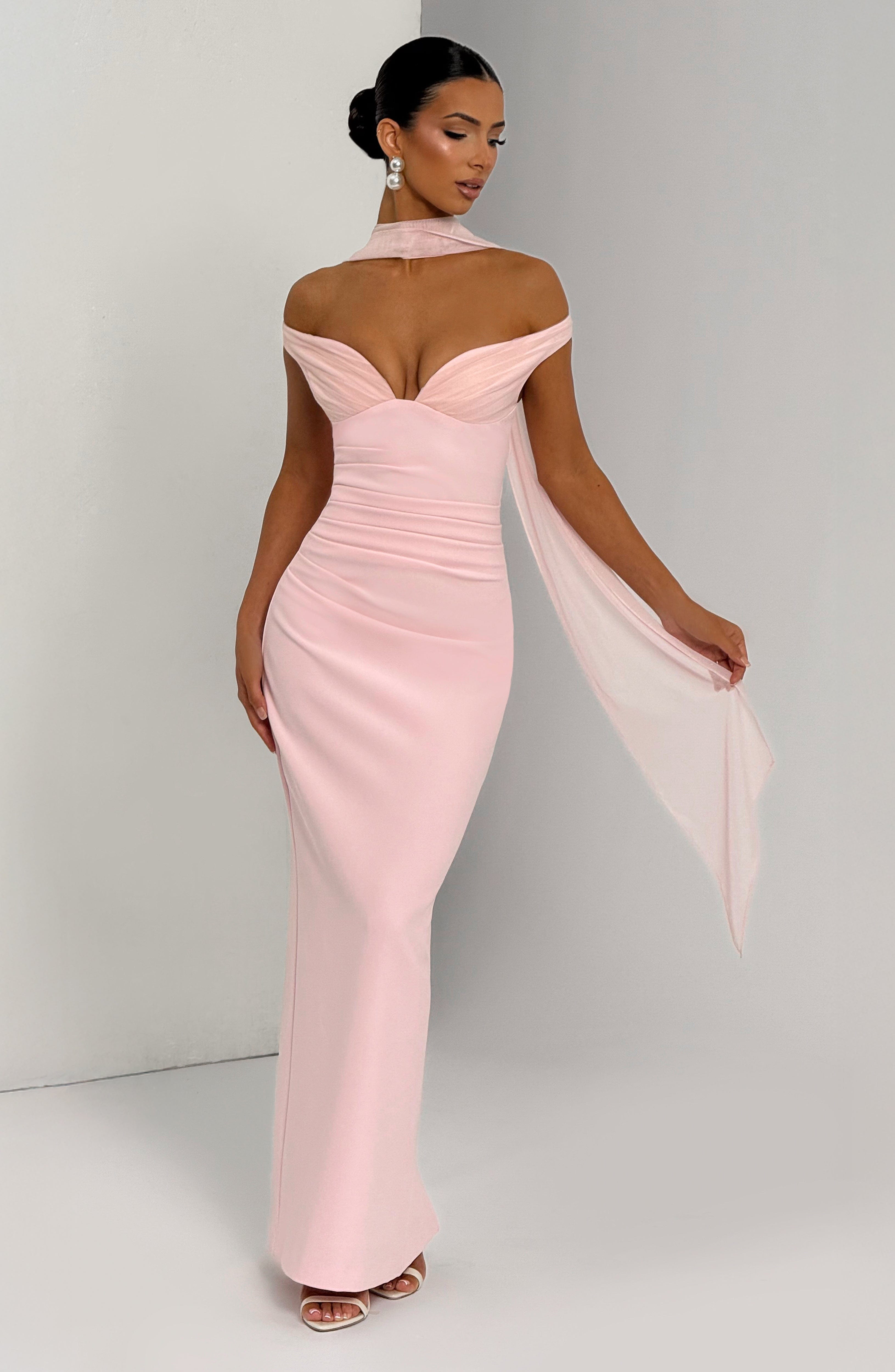 Abigail Pembe Maxi Elbise