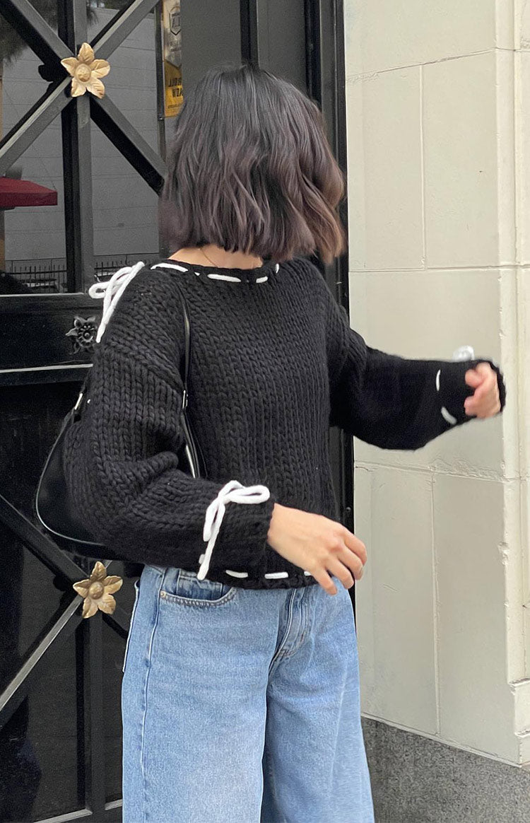 Bea Siyah Asimetrik Yaka Oversize Triko Kazak