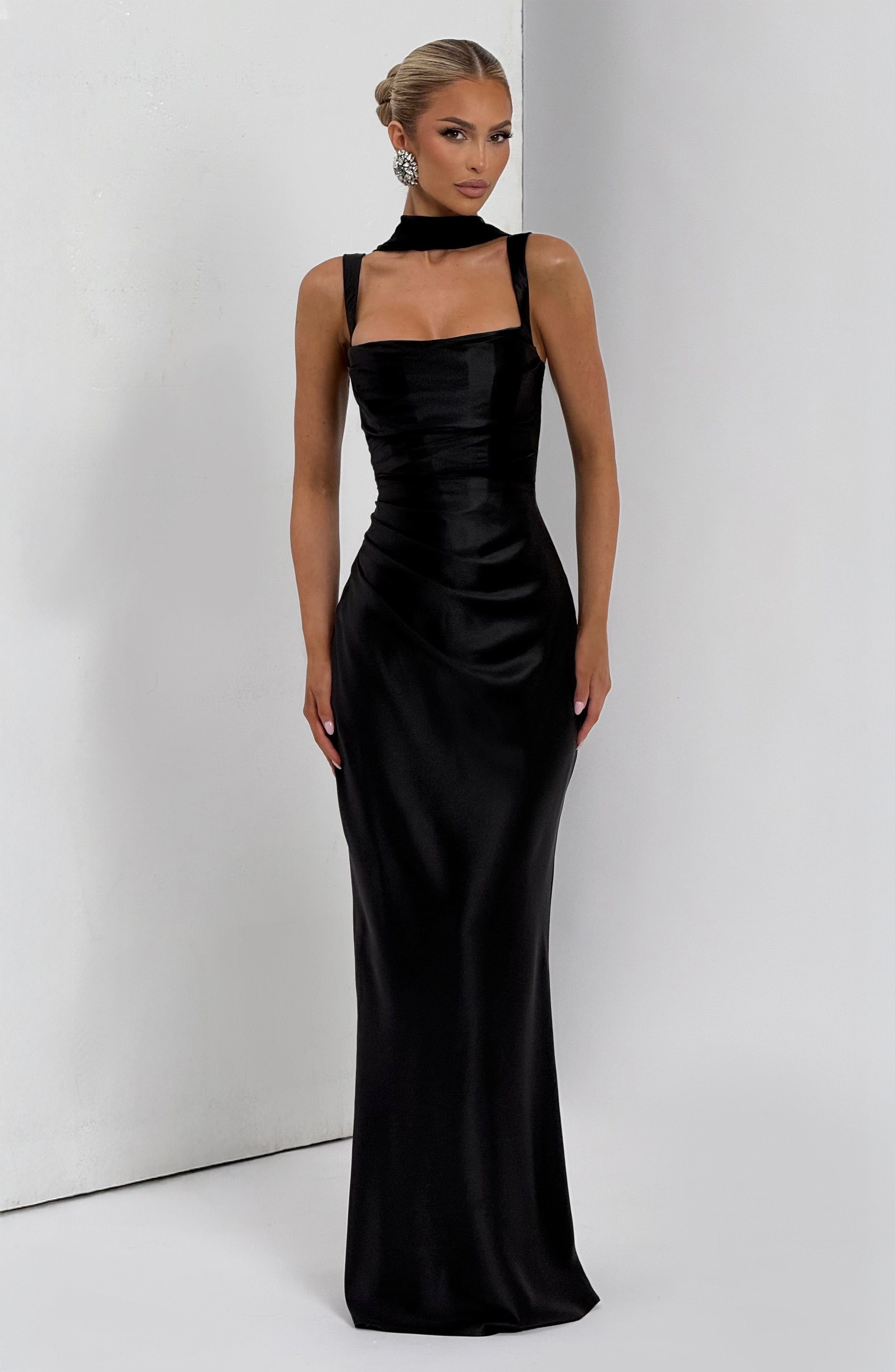 Calanthe Siyah Maxi Elbise