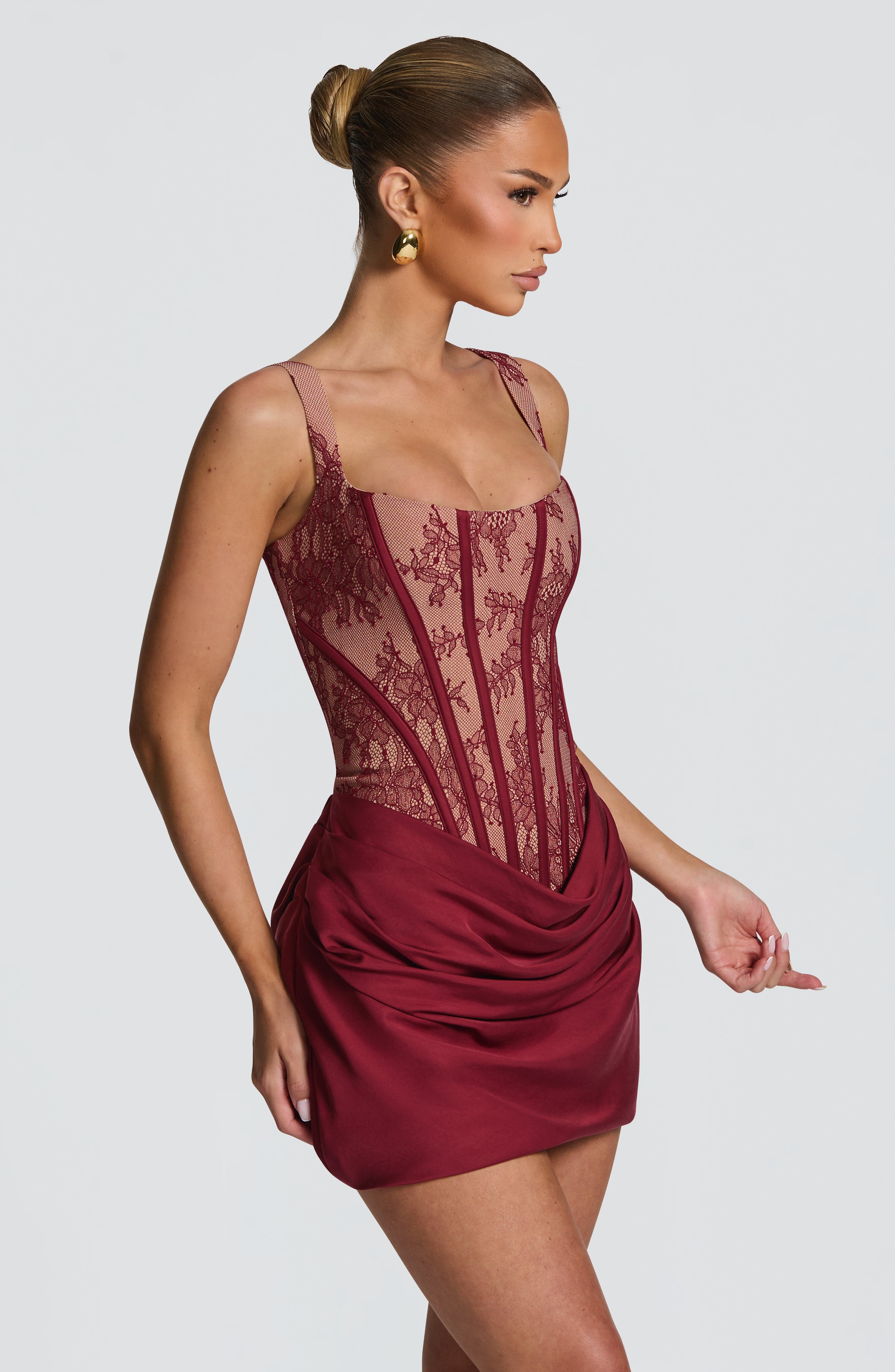Bordo Dantel Detaylı Cornelia Mini Elbise