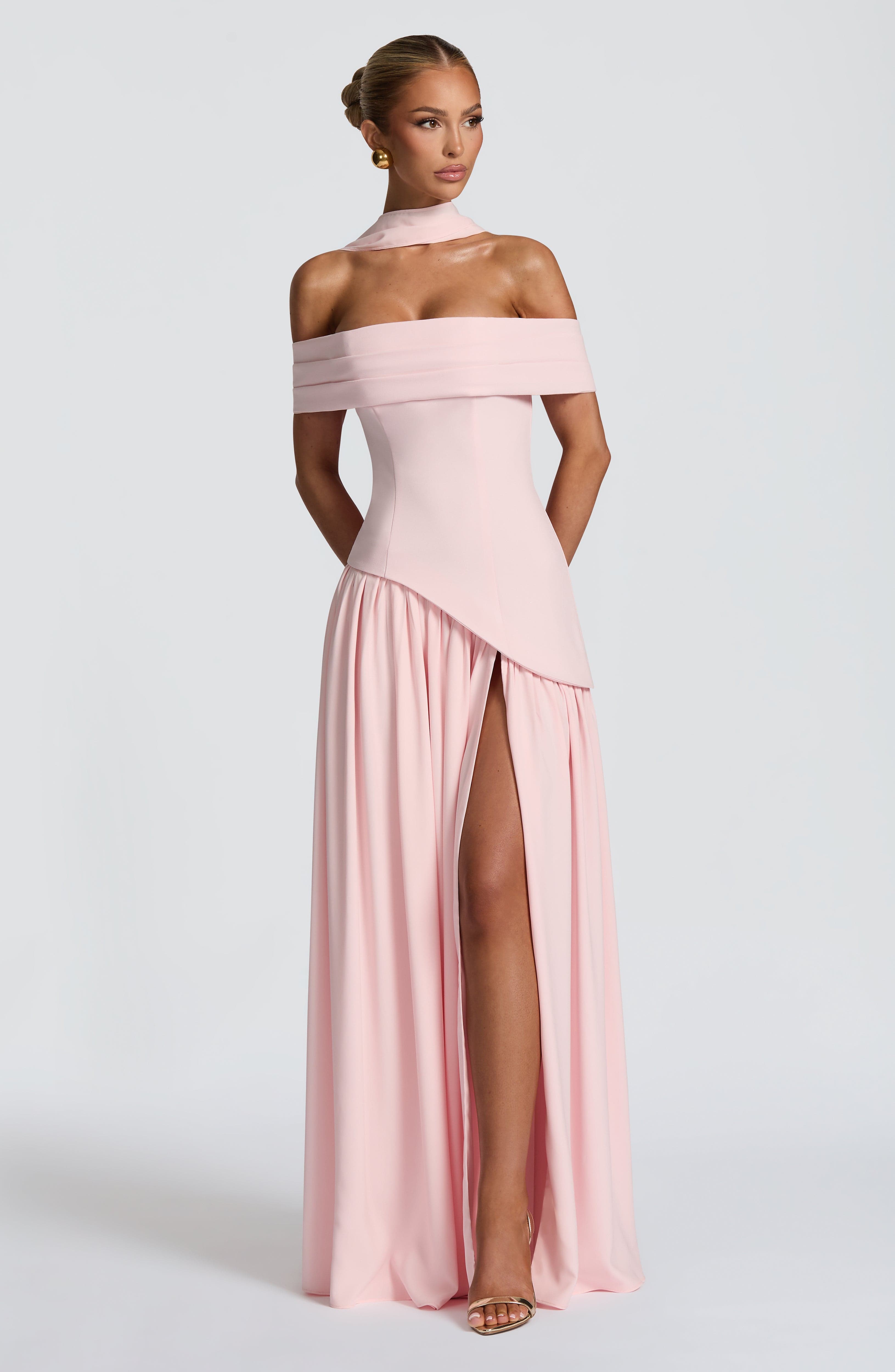 Delilah Pembe Maxi Elbise