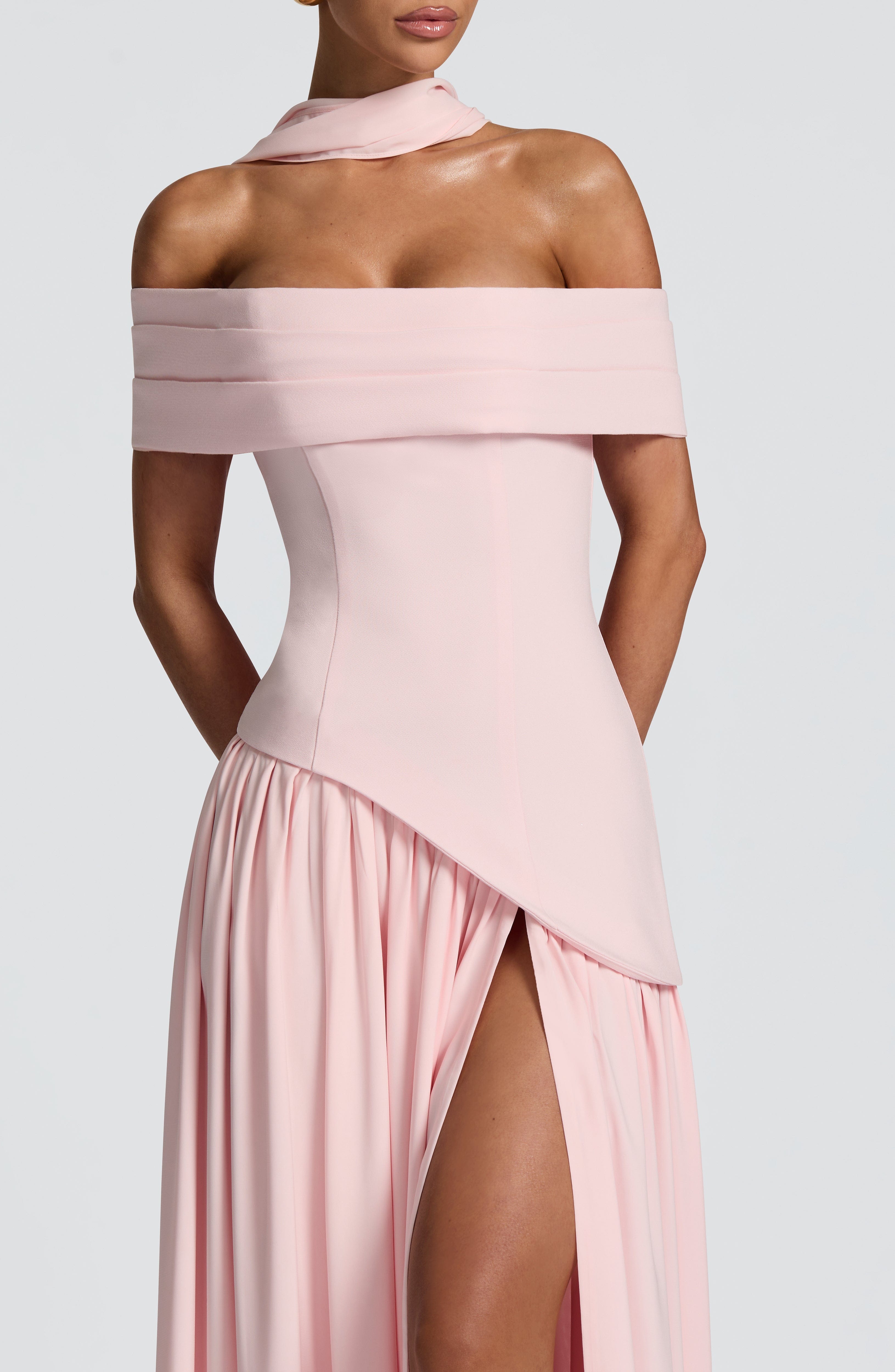 Delilah Pembe Maxi Elbise