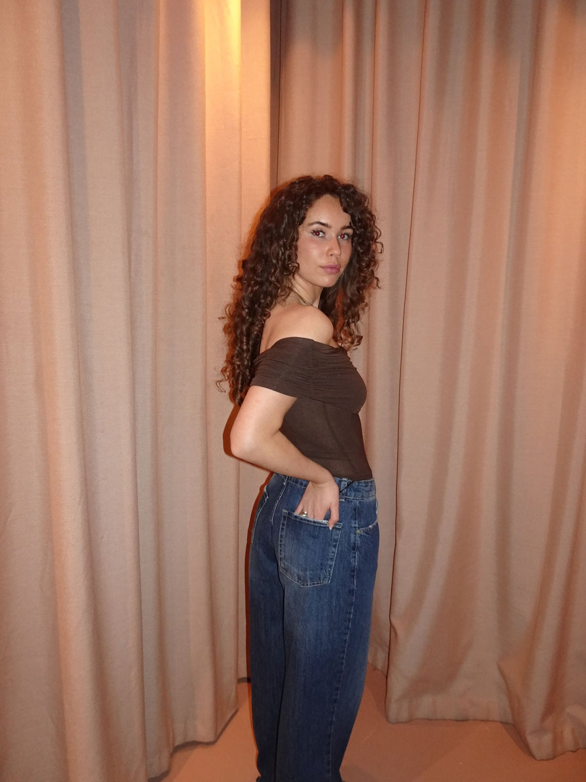 Celora Kahverengi Omuz Açık Bluz