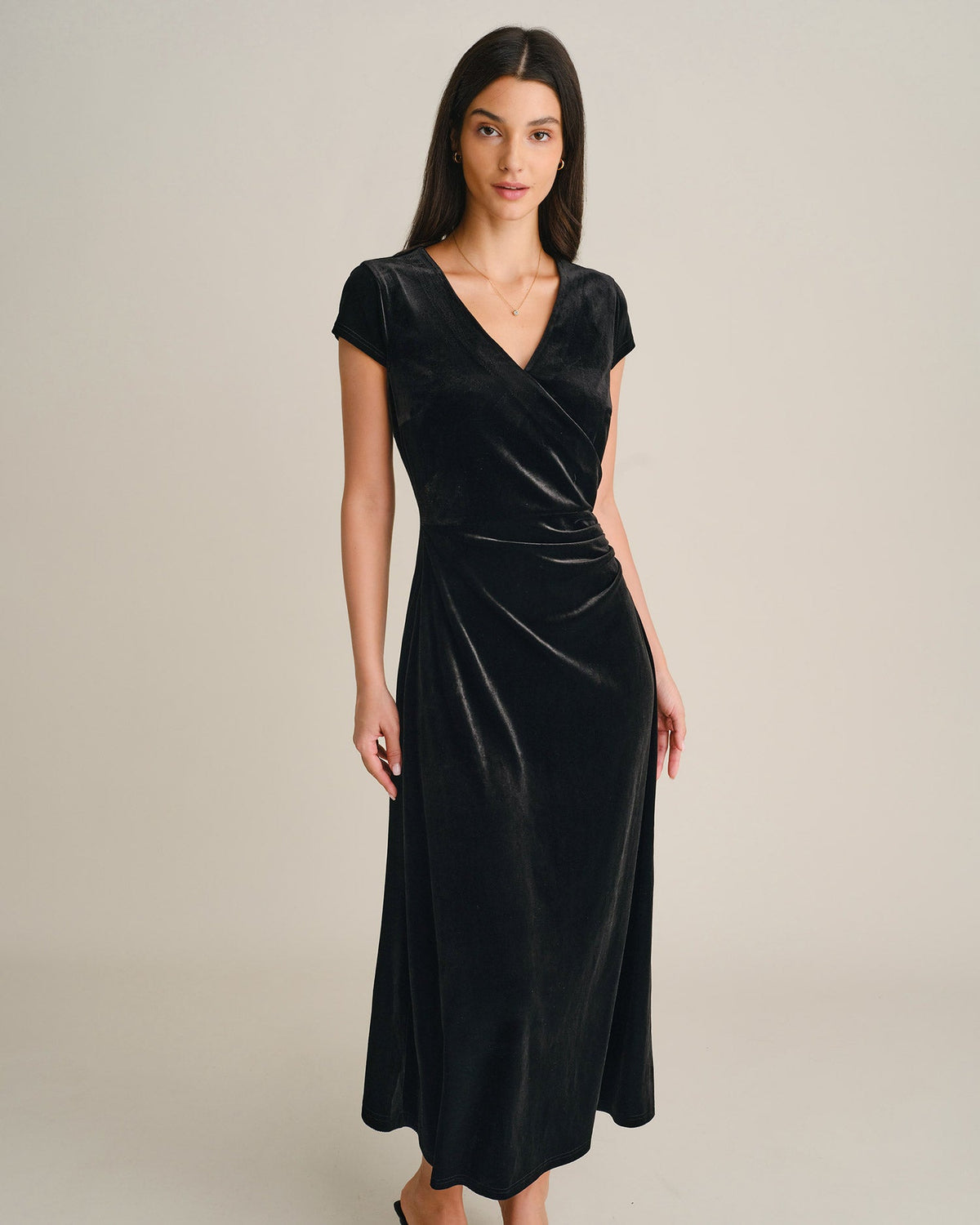 Siyah V Yaka Velur Maxi Elbise